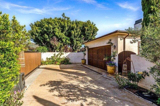 Building Photo - 31512 Bluff Dr