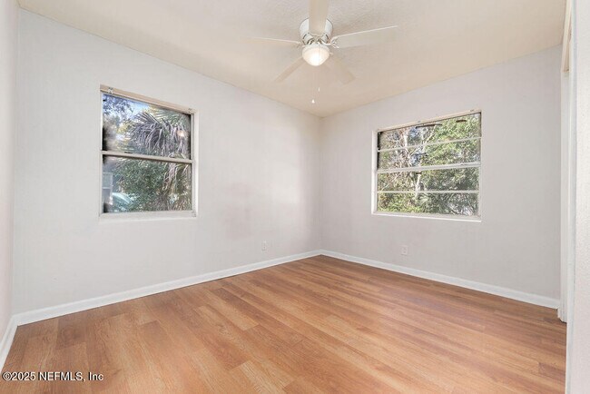 Building Photo - 239 E 16th St