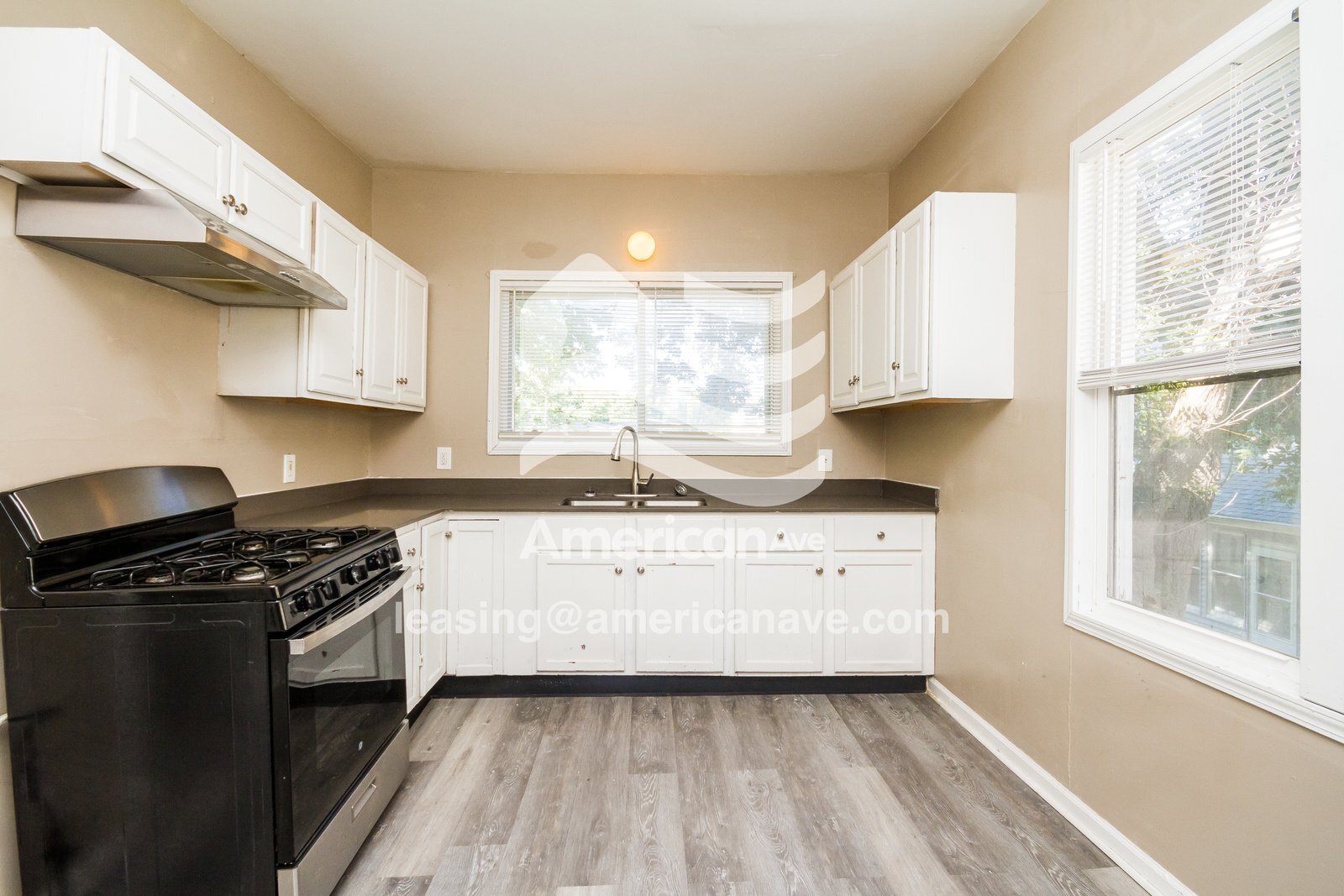 Building Photo - 836 28th St