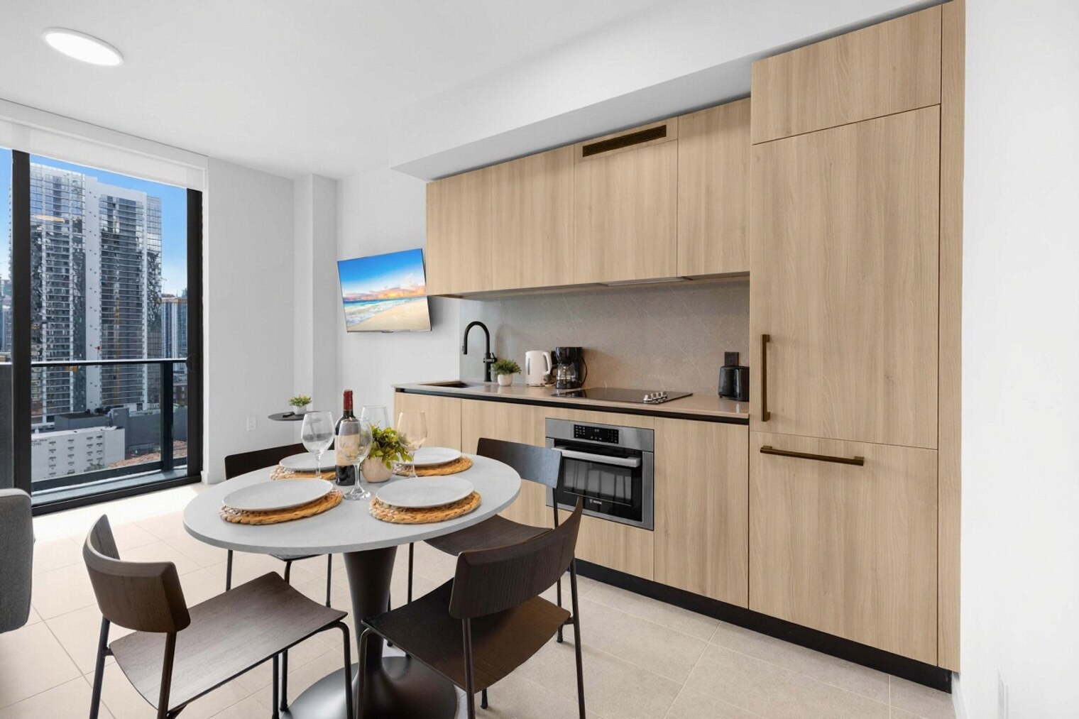 Building Photo - 501 NE 1st Ave