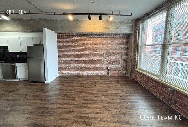Building Photo - 204 Walnut St