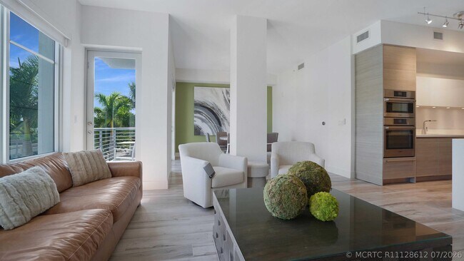 Building Photo - 155 E Boca Raton Rd