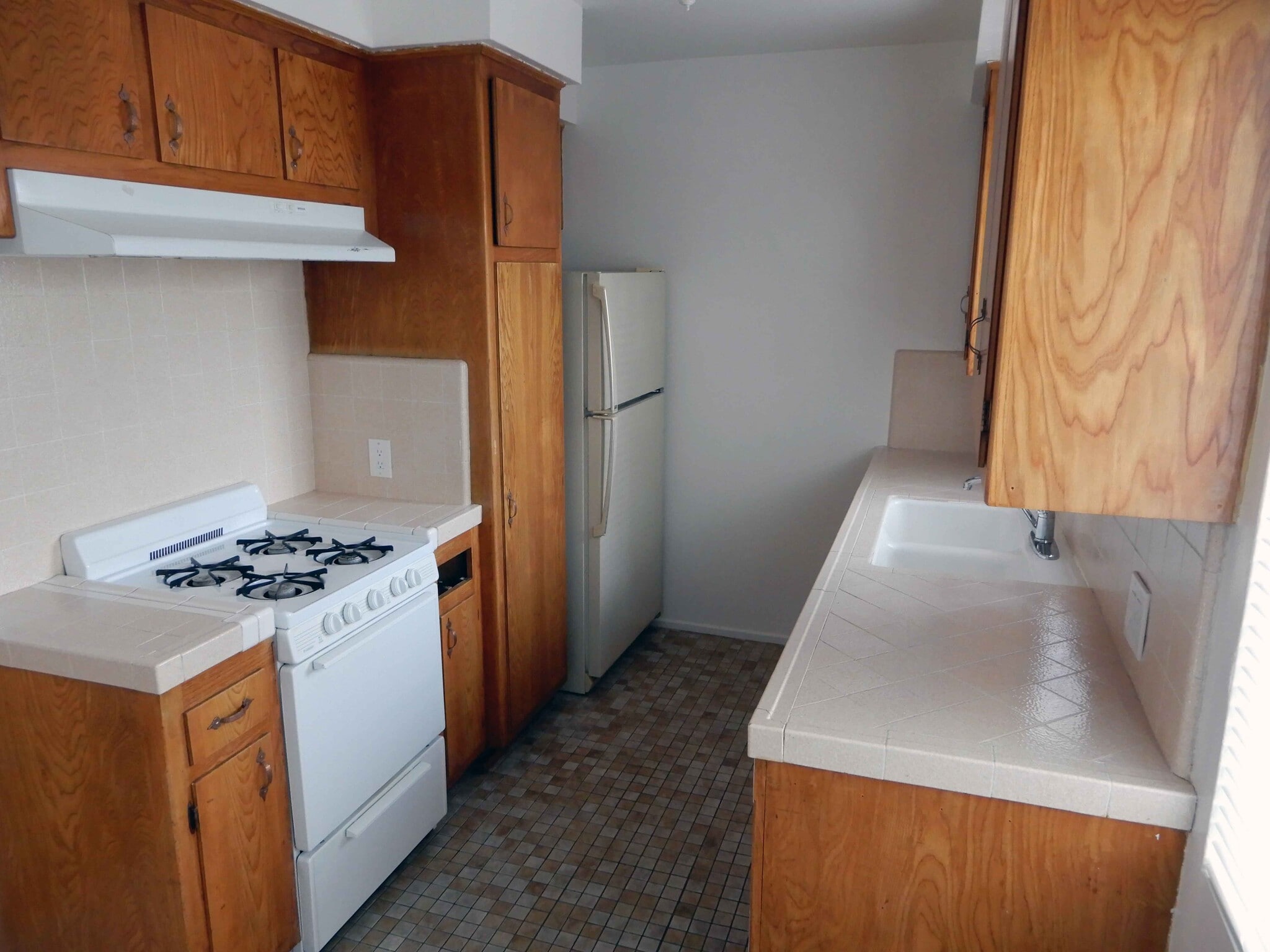 Building Photo - 5326 Lincoln Ave