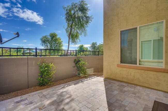 Building Photo - 4529 E Vista Bonita Dr