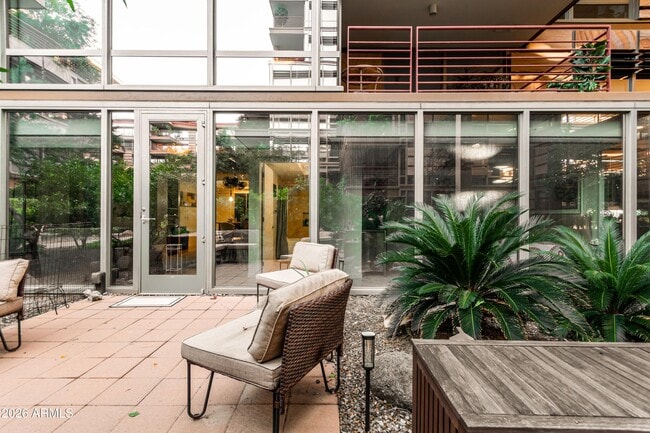 Building Photo - 7137 E Rancho Vista Dr