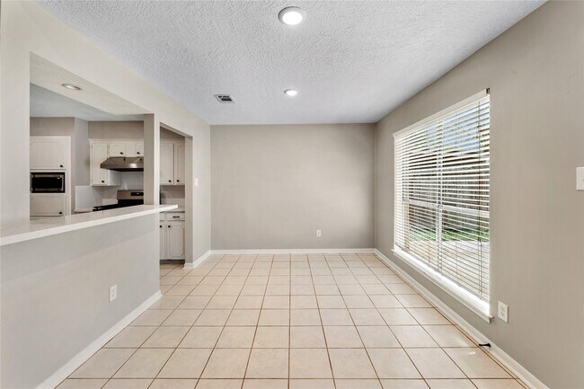 Building Photo - 8219 Winding Meadow Ct