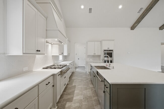 Building Photo - 2030 Highland Moss Rd