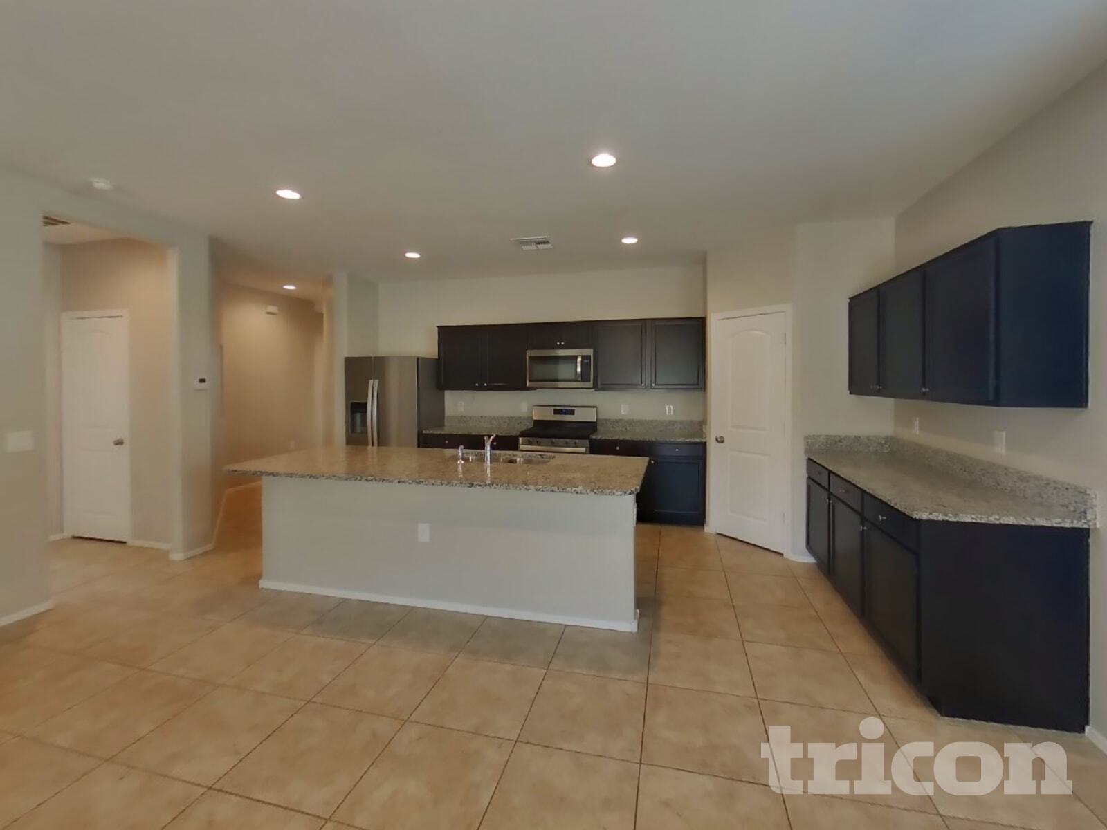 Building Photo - 30962 W Cheery Lynn Rd