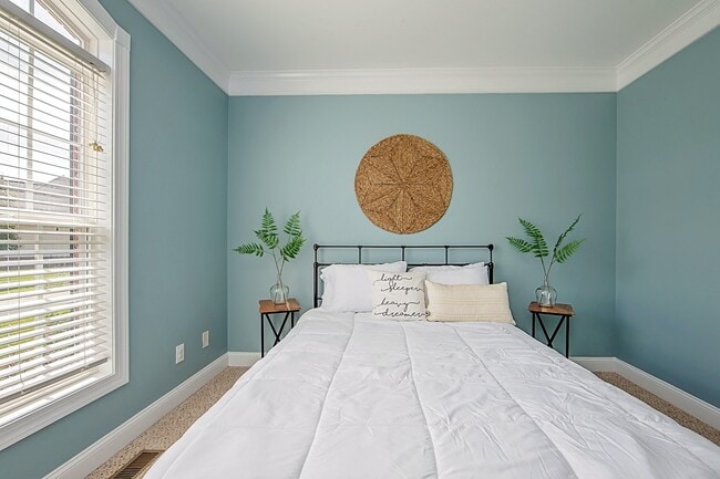 Building Photo - 331 Ridgeway Ct