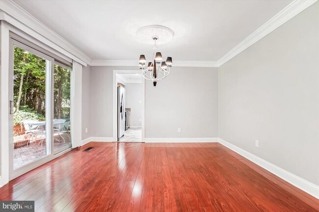 Building Photo - 3809 Hemlock Way