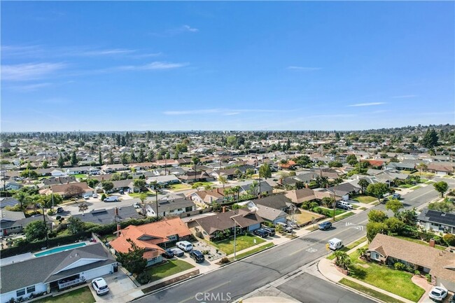 Building Photo - 214 W Borromeo Ave