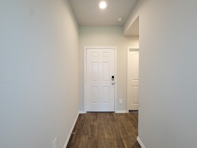 Building Photo - 21344 Pne Ml Dr