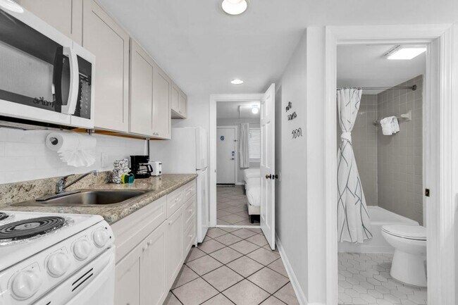 Building Photo - 2001 S Ocean Blvd