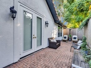 Building Photo - 2523 Watts St