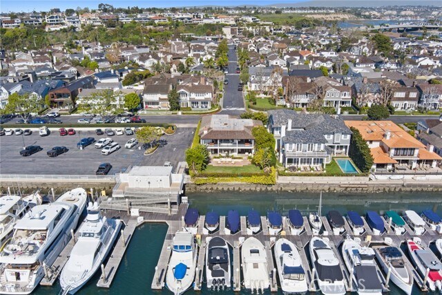 Building Photo - 2572 Bayshore Dr