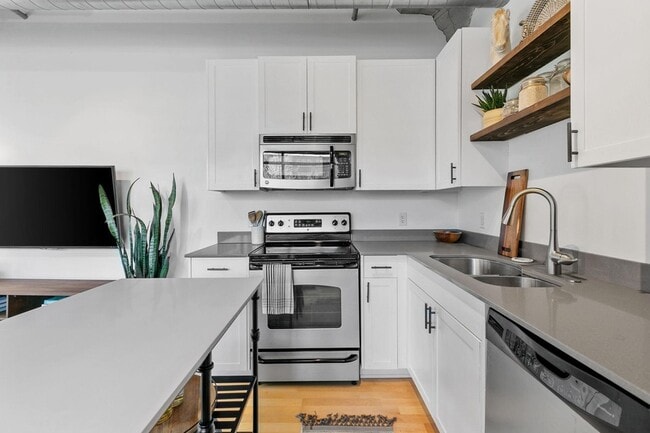 Building Photo - 748 N 3rd St