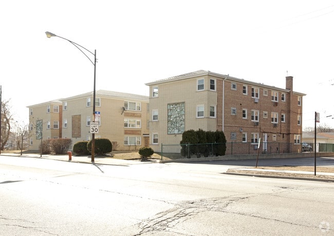 Building - 7645-7655 W Irving Park Rd