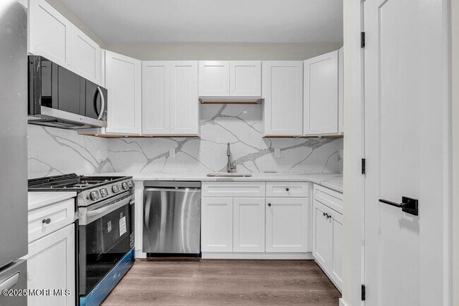 Primary Photo - 700 1st Ave