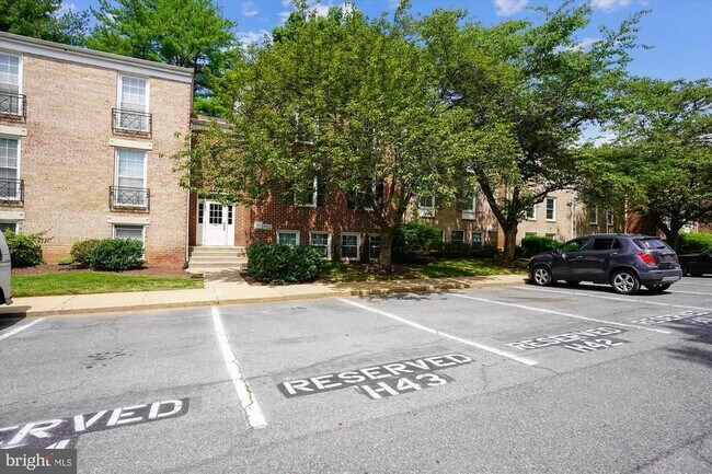 Building Photo - 820 Quince Orchard Blvd