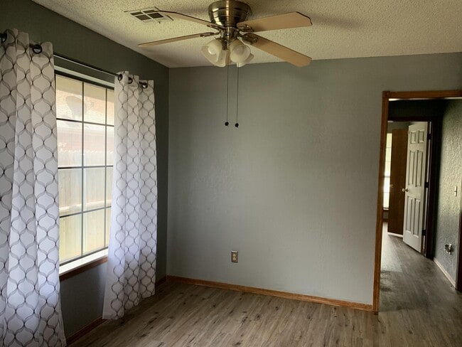 Building Photo - 649 Fire Light Dr