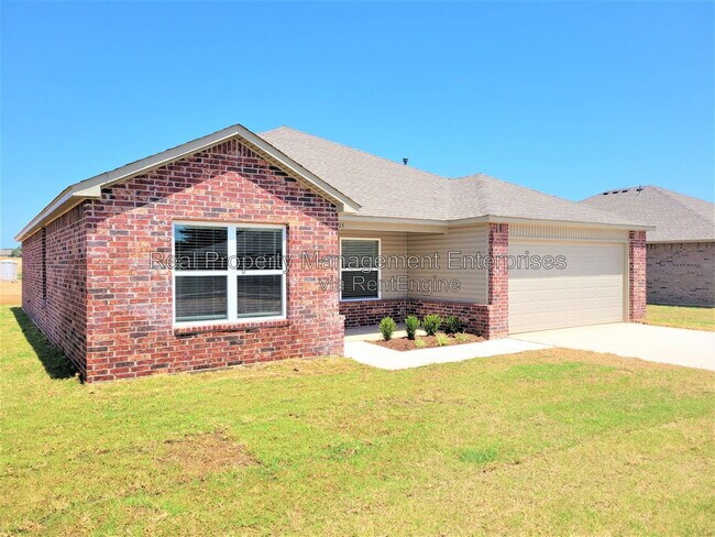 Building Photo - 21215 Winding Brook