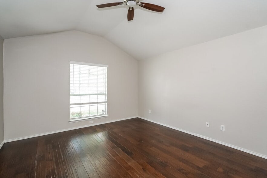 Building Photo - 110 Comanche Trail