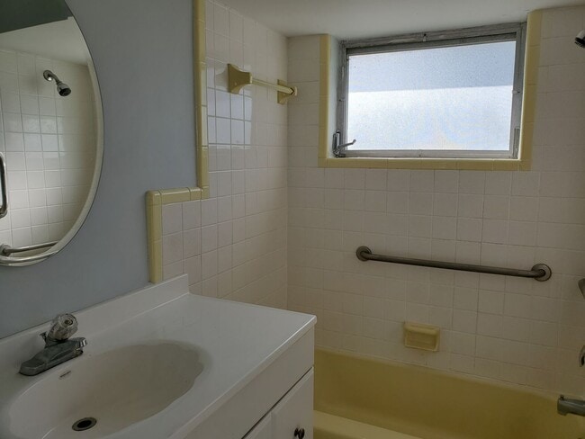 Building Photo - 211 Oklahoma Ave