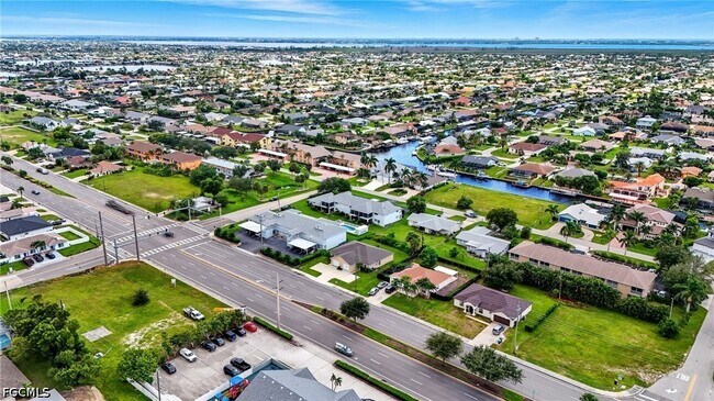 Building Photo - 1203 SW 48th Terrace