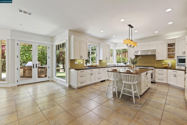 Building Photo - 1754 Reliez Valley Rd