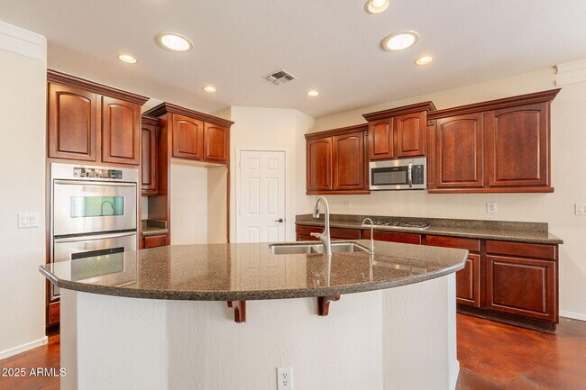 Building Photo - 888 S 165th Ln