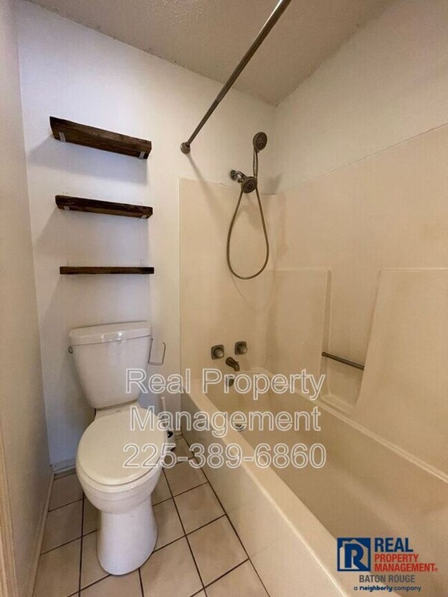 Building Photo - Townhome: Quail Hollow (25% OFF FIRST MONT...