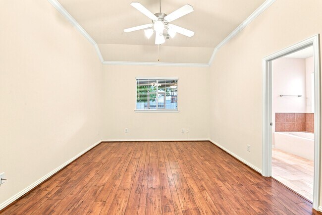 Building Photo - 24418 Lakecrest Bend Dr