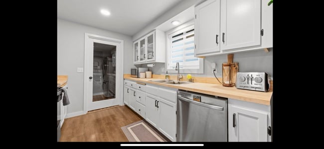 Building Photo - 746 Hemlock Ct