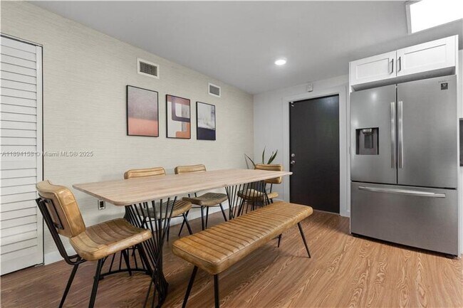 Building Photo - 601 SW 1st St