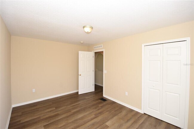 Building Photo - 37 Buttermill Dr