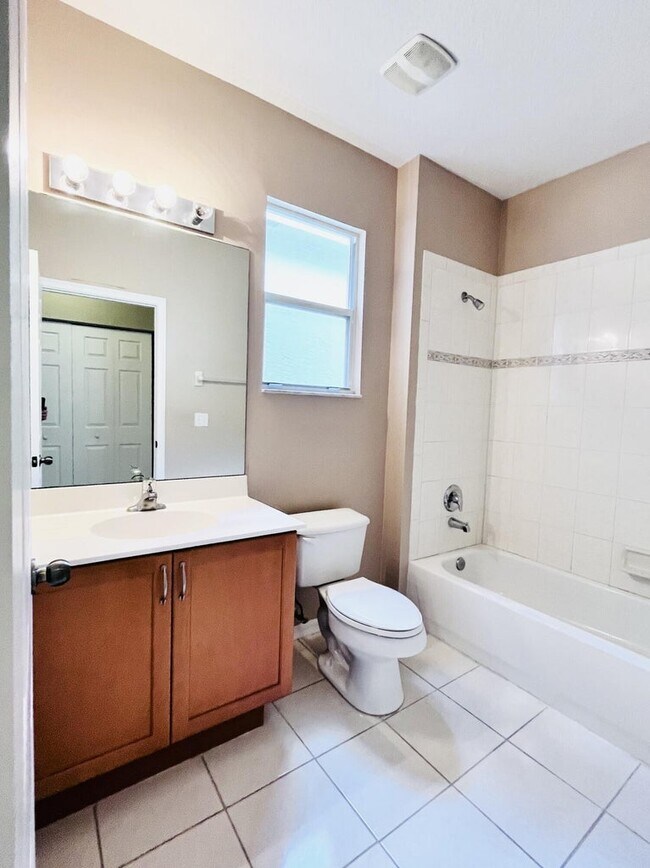 Building Photo - 5349 White Oleander