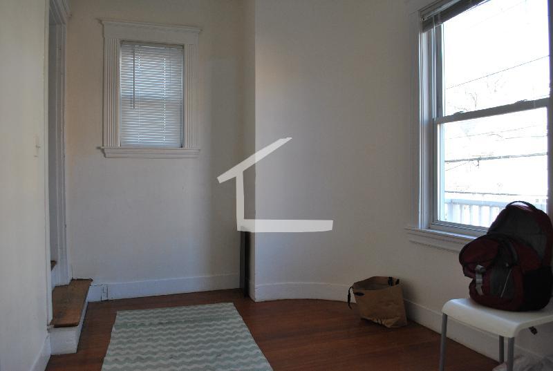 Building Photo - 51 Gardner St