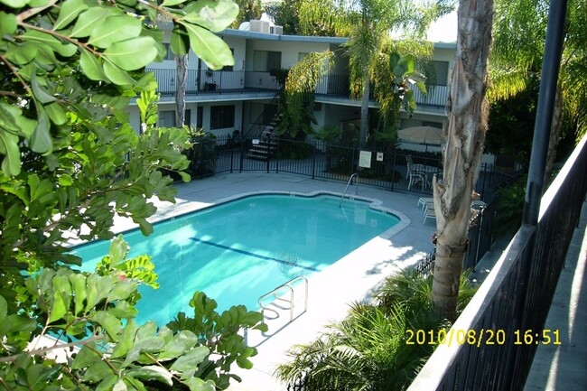 Courtyard with Pool - Crestwood Apartments