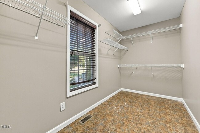 Building Photo - 570 Buchanan Rd