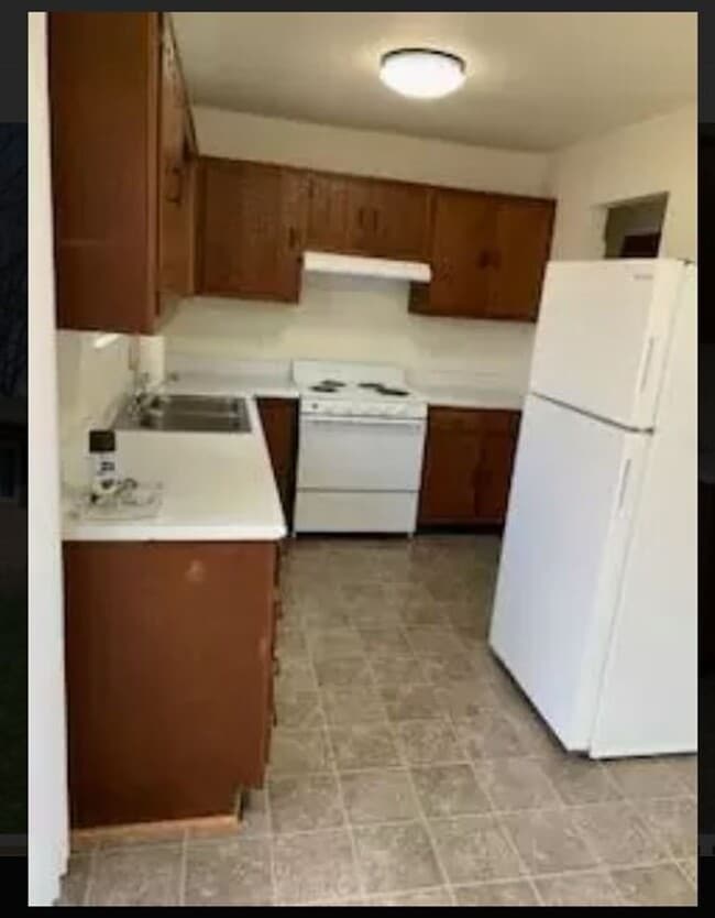 Building Photo - 6984 Shattuck Rd