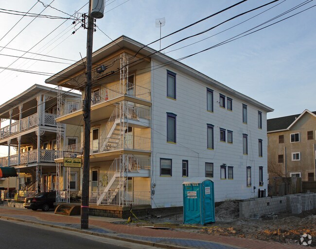 French Quarter Apartments 222 E Rio Grande Ave Wildwood NJ 08260