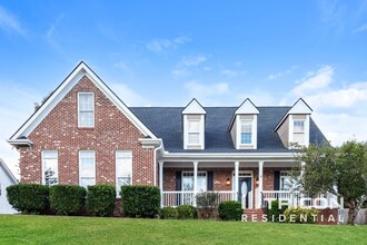 Building Photo - 15 Stiles Fairway NW