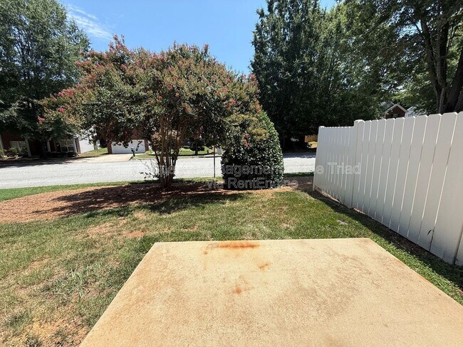 Building Photo - 3930 Fountain Village Cir