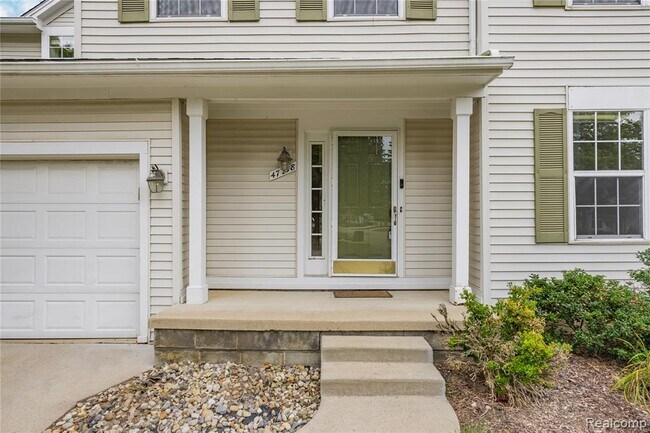 Building Photo - 47258 Scarlet Dr N
