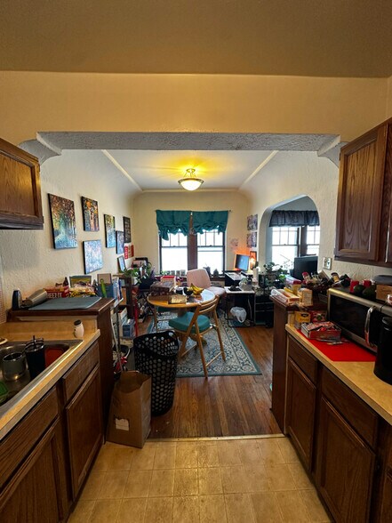 Building Photo - 4442 N Oakland Ave