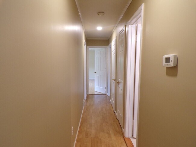 Building Photo - WOW Factor Home in Alexandria
