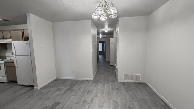 Building Photo - 2706 Vernice Loop