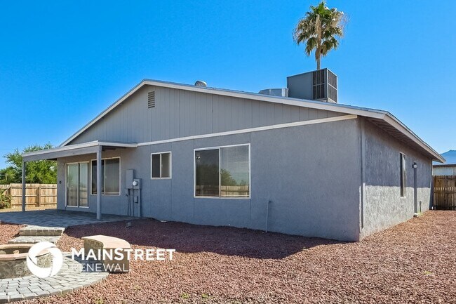 Building Photo - 2600 S Pace E Dr