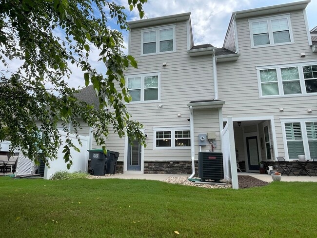 Building Photo - 17617 Memorial Tournament Dr