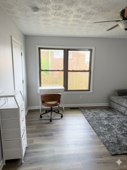 Building Photo - 877 Beckwith St SW